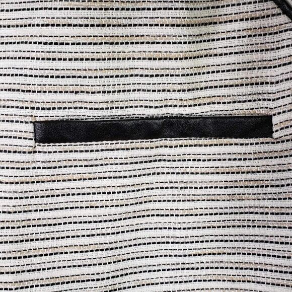 Chicos Women's Blazer Size 4 US XXL Black White Striped Animal Stretch - Picture 4 of 10